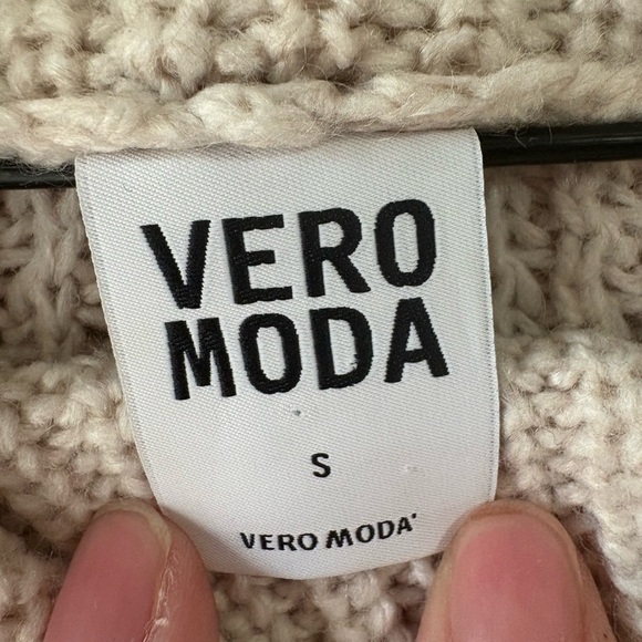 Vera Moda size small Cozy Cream EXTRA LARGE Cowl Neck Sweater, oversized, knit - Picture 4 of 6